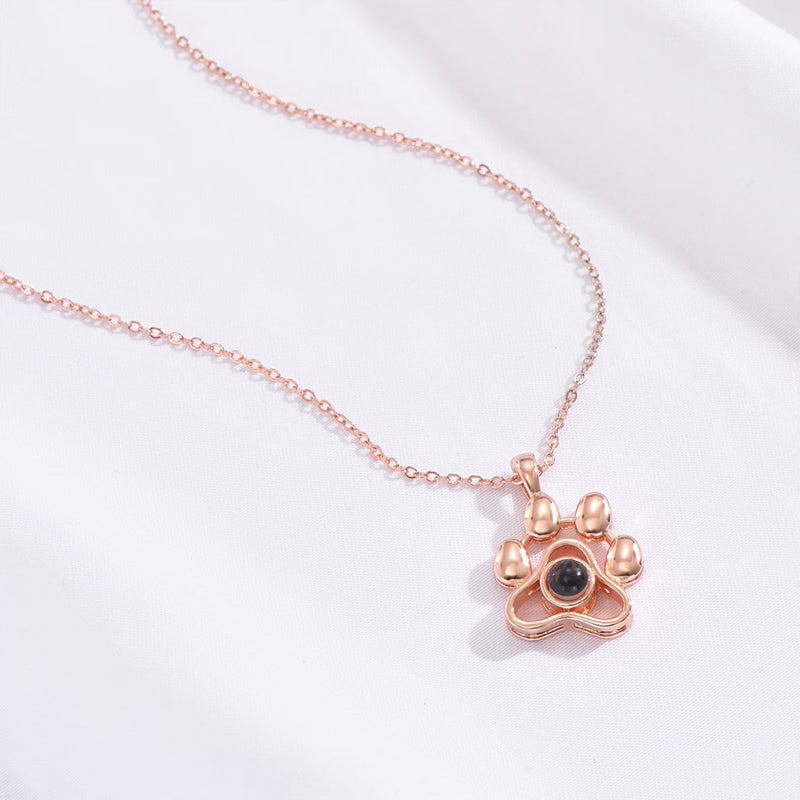 Personalisierter Ring und Halskette mit Foto-Projektion von Tierpfoten
