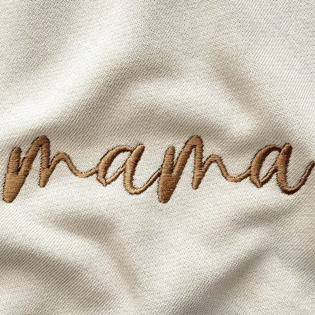 Individuelles besticktes Sweatshirt für die Mutter