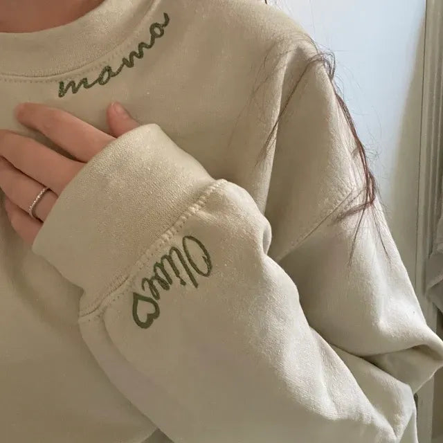 Individuelles besticktes Sweatshirt für die Mutter