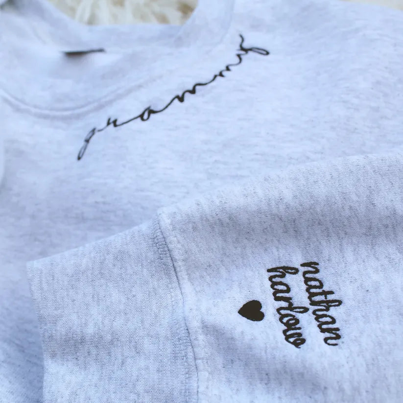 Individuelles besticktes Sweatshirt für die Mutter