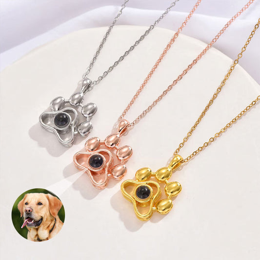 Personalisierter Ring und Halskette mit Foto-Projektion von Tierpfoten